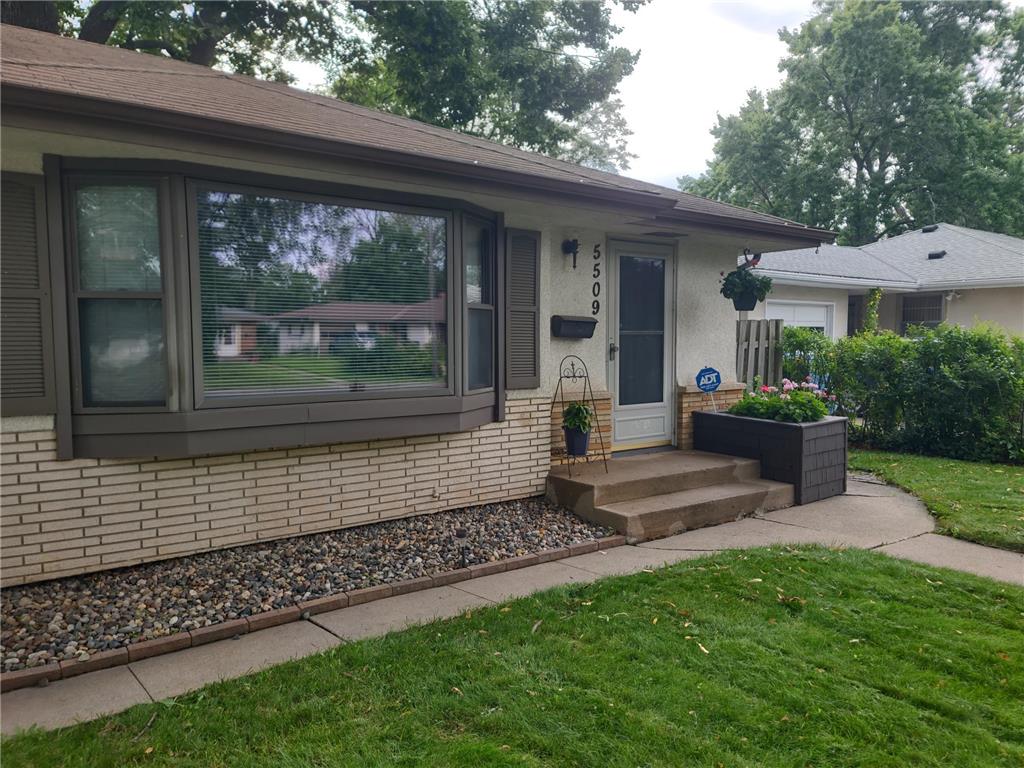 5509 Morgan Avenue N Brooklyn Center MN 55430 6744045 image1