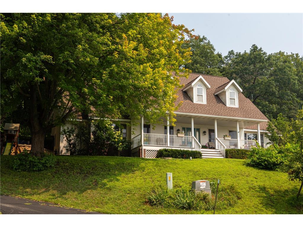 551 Bluff Drive La Crescent MN 55947 6758441 image1