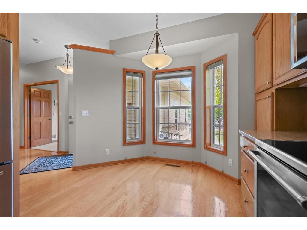 551 Holly Lane N Oakdale MN 55128 7072650 image10