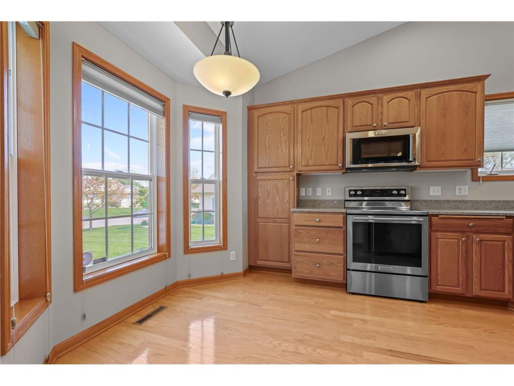 551 Holly Lane N Oakdale MN 55128 7072650 image11