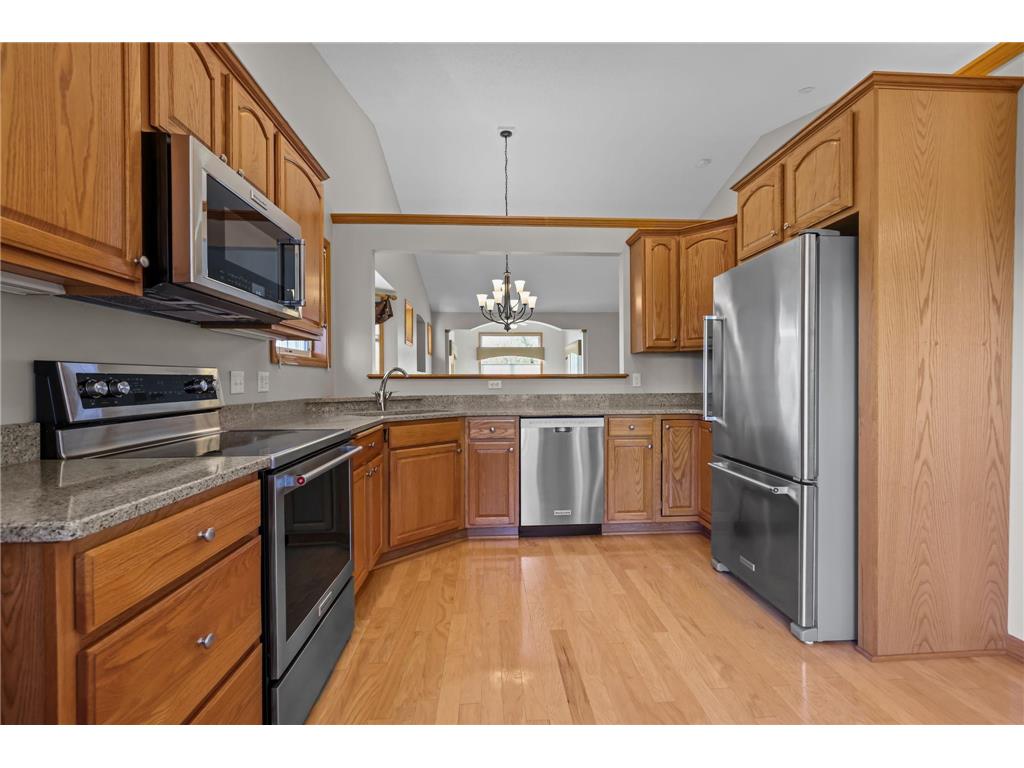 551 Holly Lane N Oakdale MN 55128 7072650 image12
