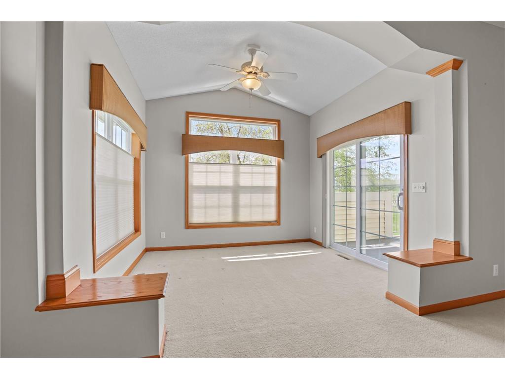 551 Holly Lane N Oakdale MN 55128 7072650 image18