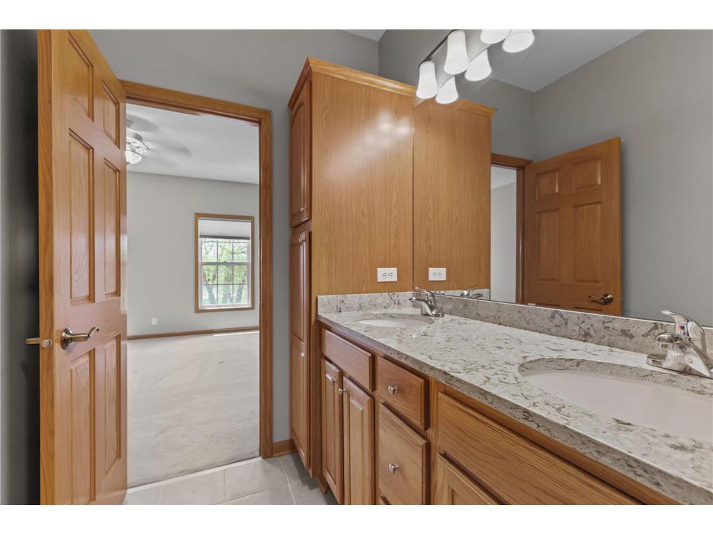 551 Holly Lane N Oakdale MN 55128 7072650 image29