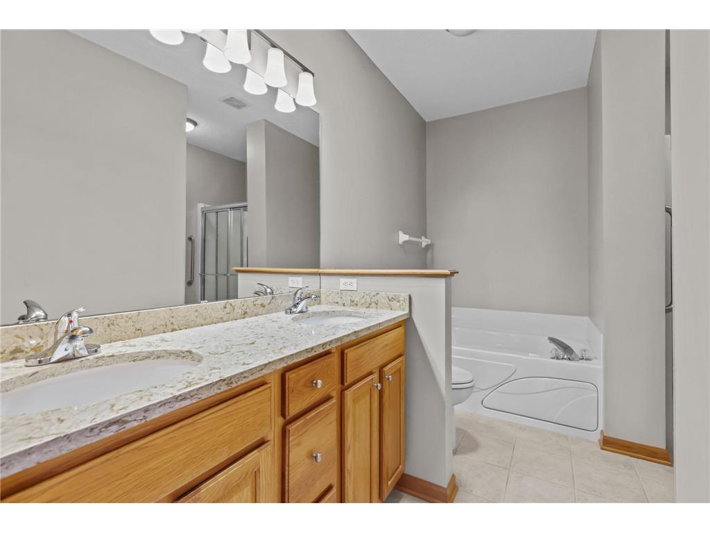 551 Holly Lane N Oakdale MN 55128 7072650 image30
