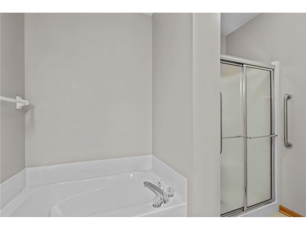 551 Holly Lane N Oakdale MN 55128 7072650 image31