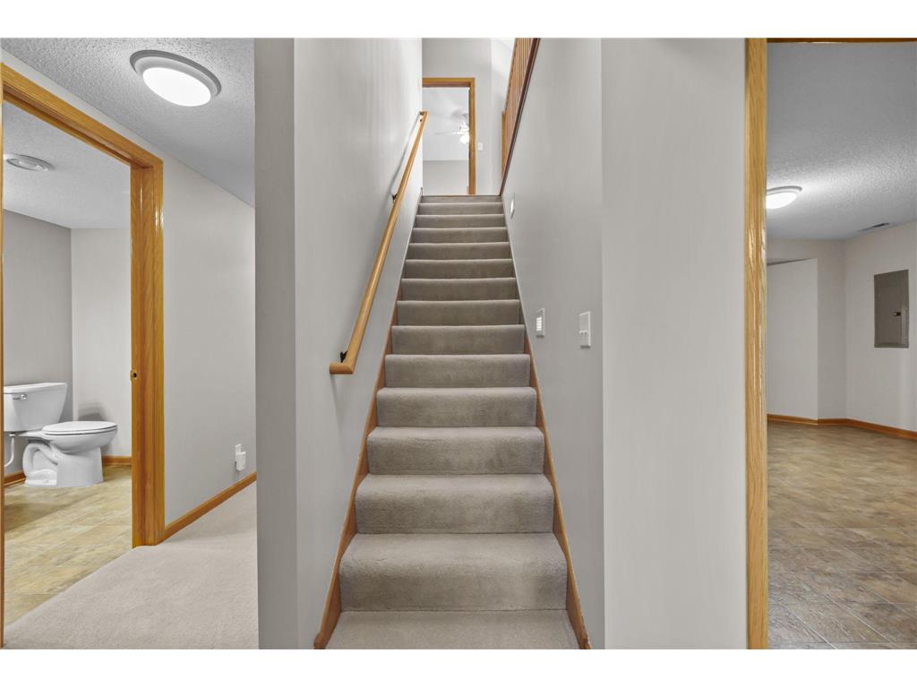 551 Holly Lane N Oakdale MN 55128 7072650 image32