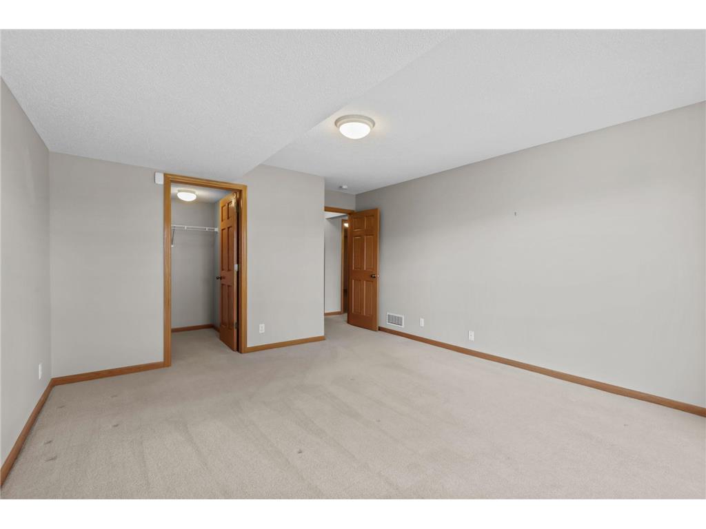 551 Holly Lane N Oakdale MN 55128 7072650 image42
