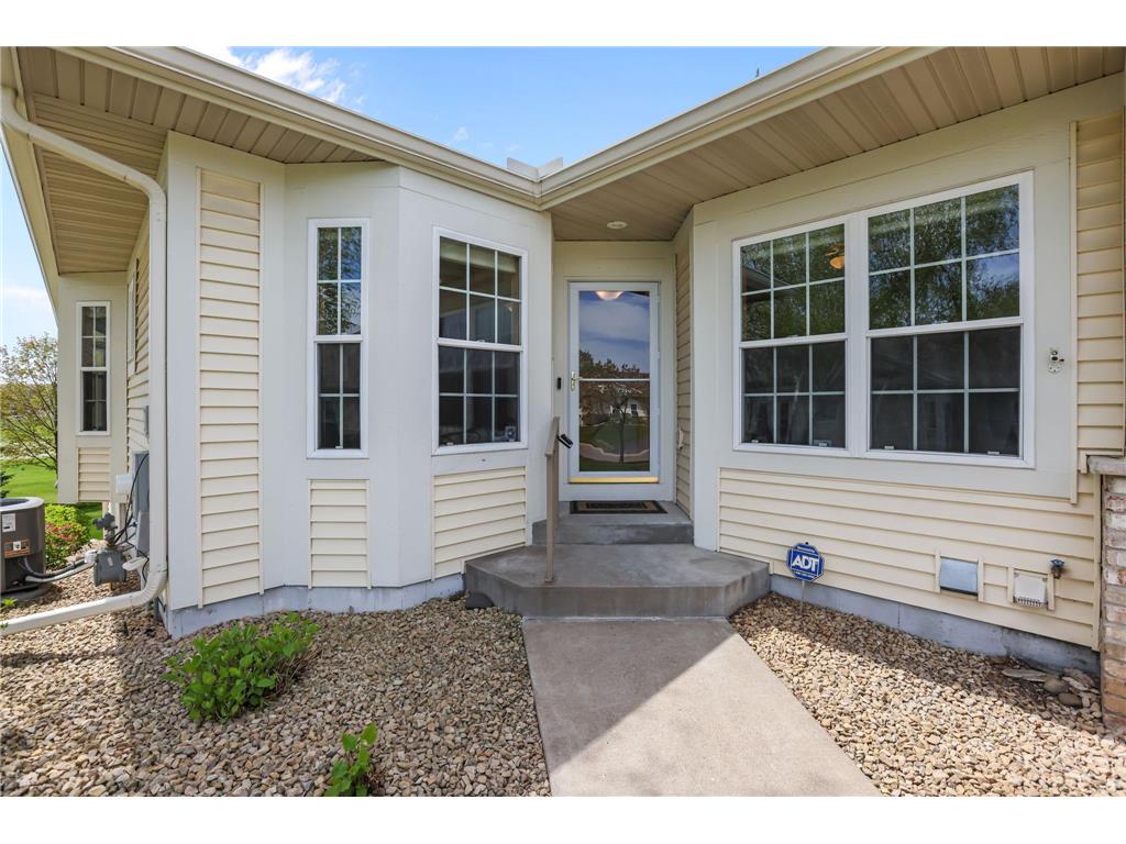 551 Holly Lane N Oakdale MN 55128 7072650 image5