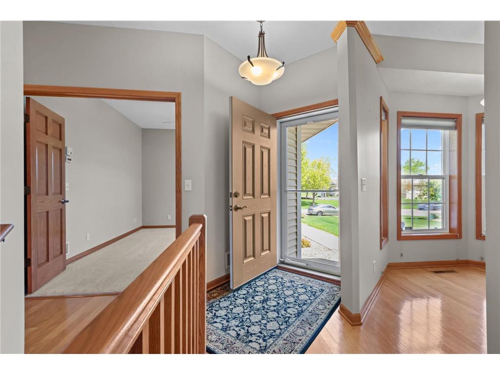 551 Holly Lane N Oakdale MN 55128 7072650 image6