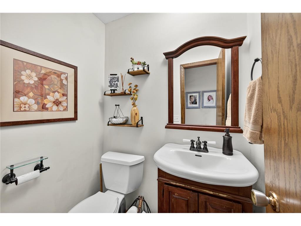 5512 Hillside Court Edina MN 55439 - Nine Mile Creek 7005628 image43