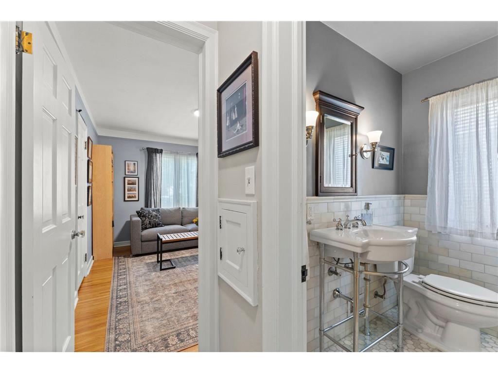 5515 Queen Avenue S Minneapolis MN 55410 7069652 image19