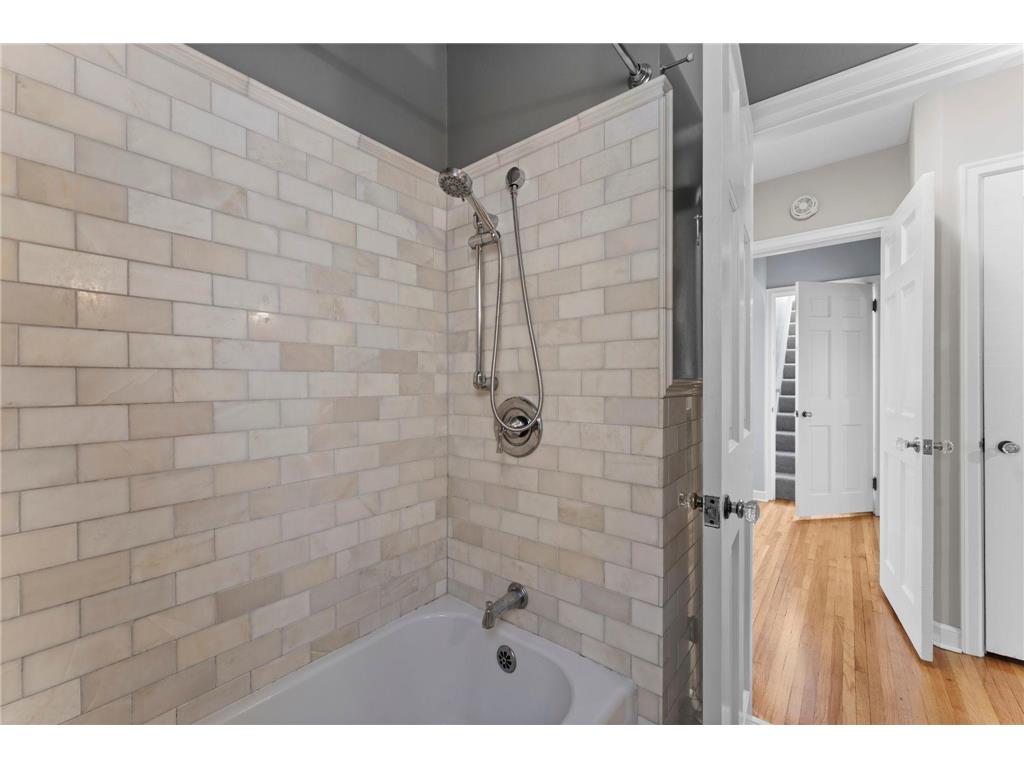 5515 Queen Avenue S Minneapolis MN 55410 7069652 image23