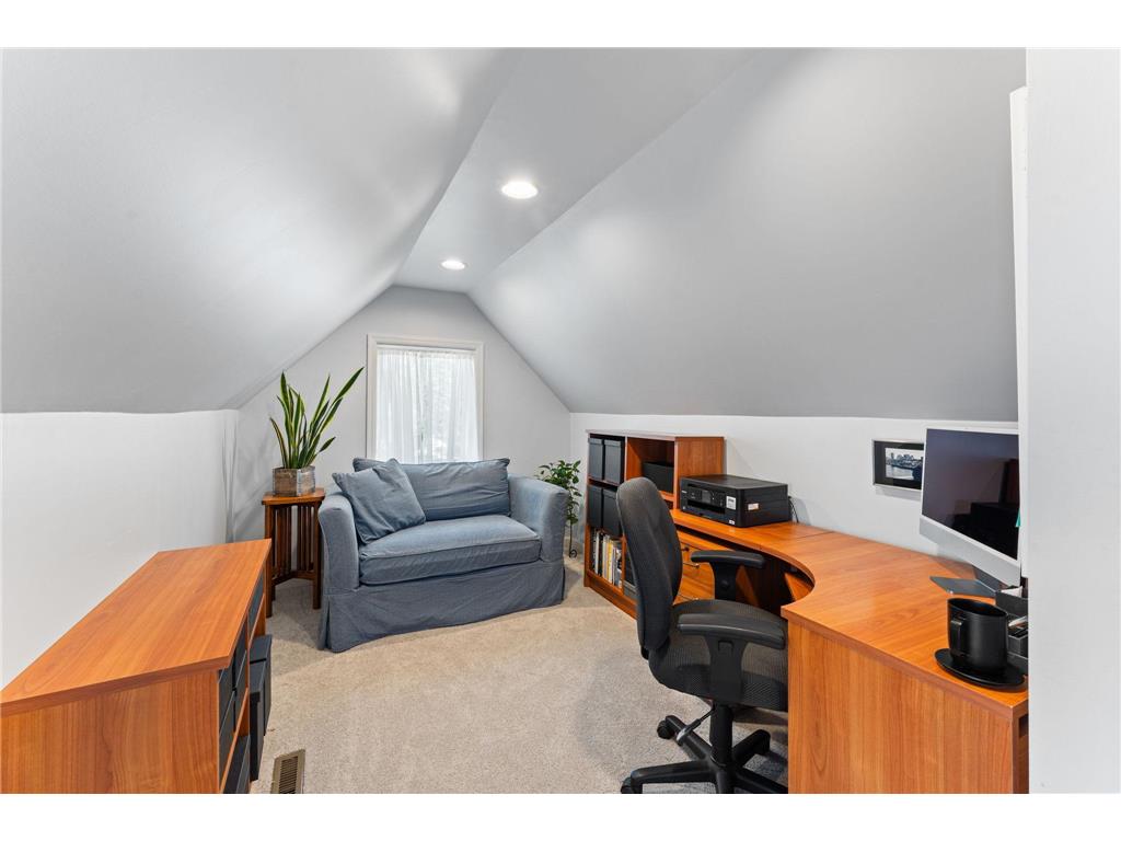 5515 Queen Avenue S Minneapolis MN 55410 7069652 image38