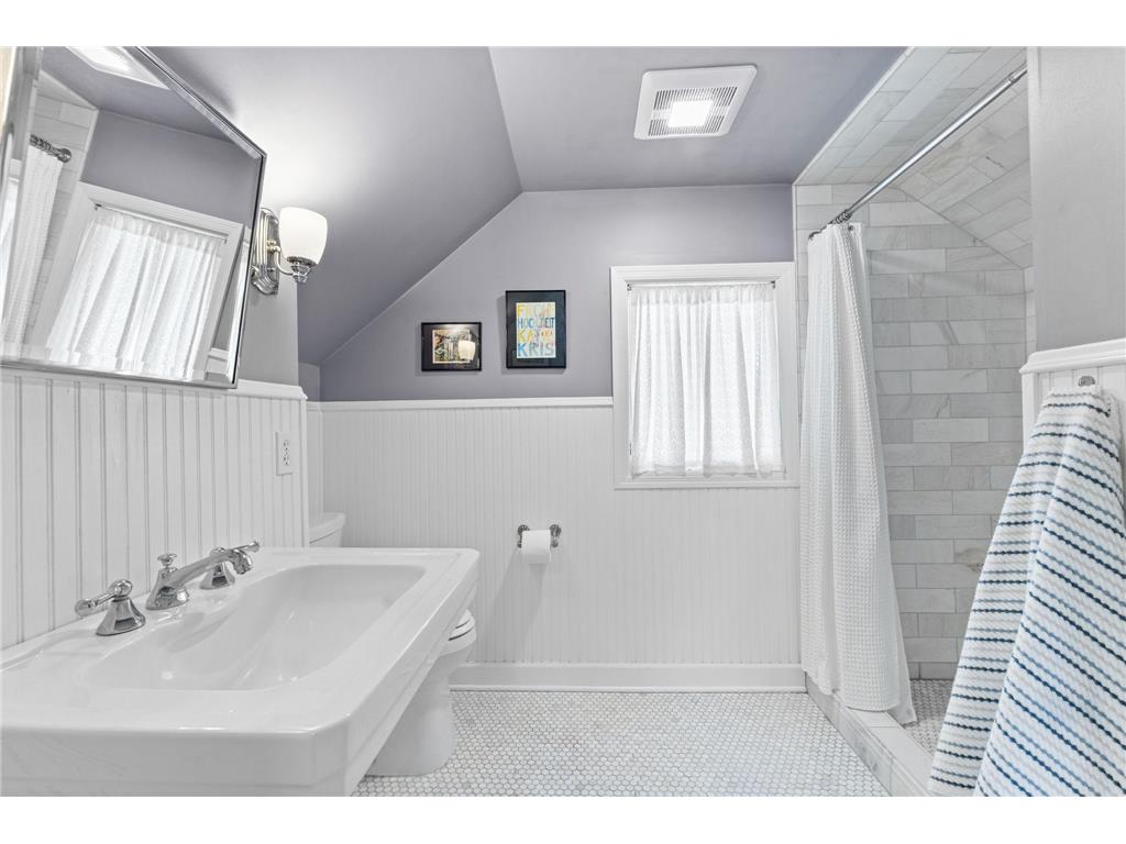 5515 Queen Avenue S Minneapolis MN 55410 7069652 image41
