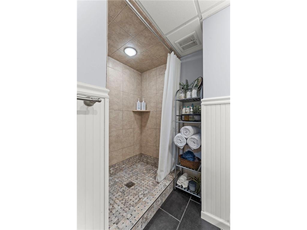 5515 Queen Avenue S Minneapolis MN 55410 7069652 image47