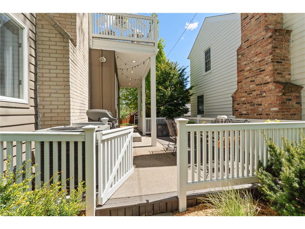 5515 Queen Avenue S Minneapolis MN 55410 7069652 image49