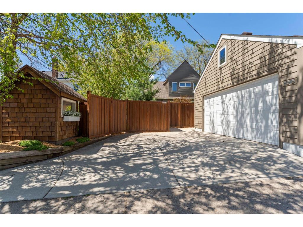 5515 Queen Avenue S Minneapolis MN 55410 7069652 image58
