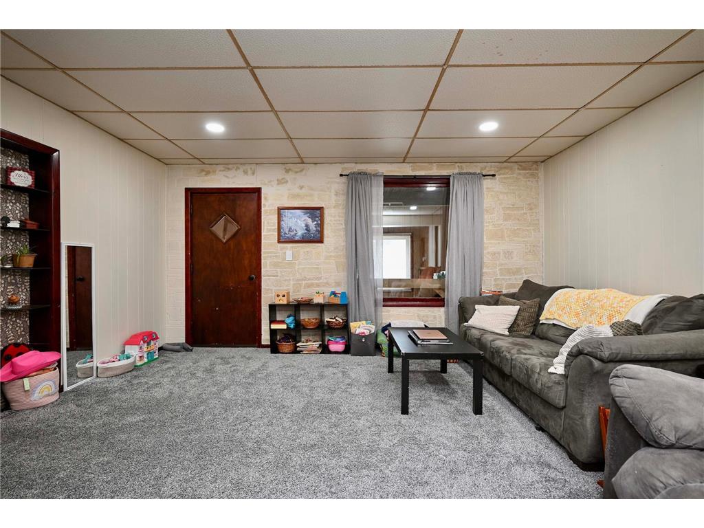 552 Hamilton Street Winona MN 55987 7057042 image3