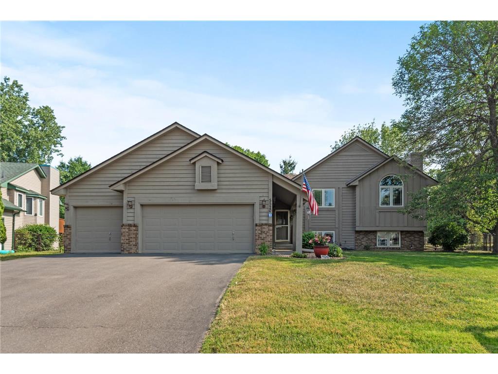 5520 Golfview Lane N Oakdale MN 55128 6383928 image1