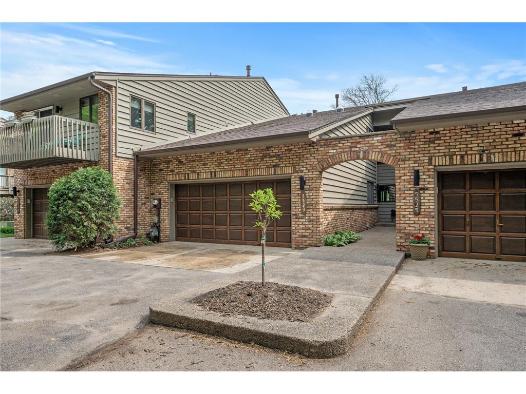 5523 Village Drive Edina MN 55439 6456813 image1