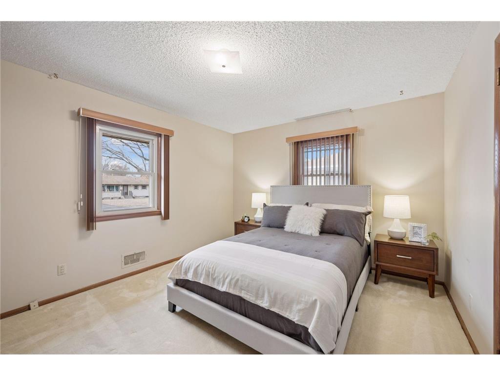 5526 Unity Avenue N Crystal MN 55429 7029913 image9