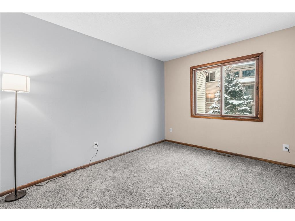 5527 E Bavarian Pass Fridley MN 55432 7006142 image17