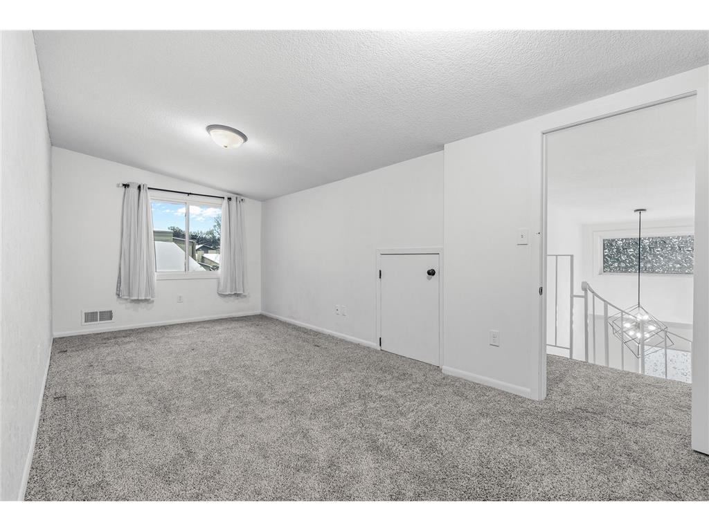 5527 E Bavarian Pass Fridley MN 55432 7006142 image21