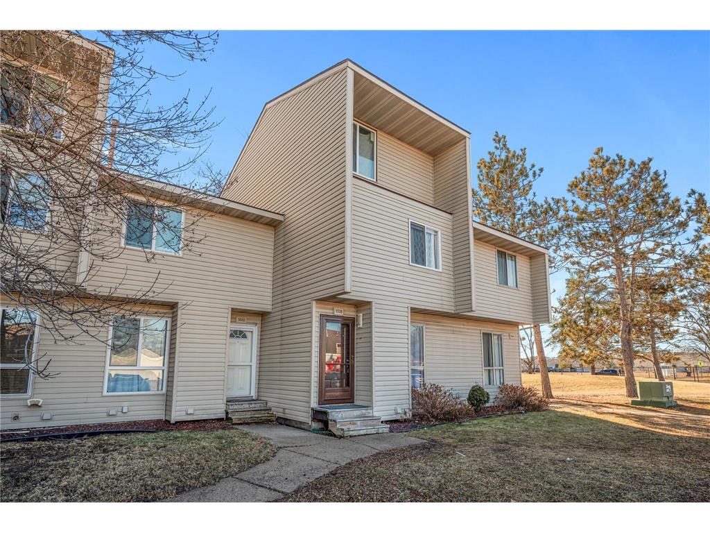 5528 Brookdale Drive N Brooklyn Park MN 55443 6482384 image1