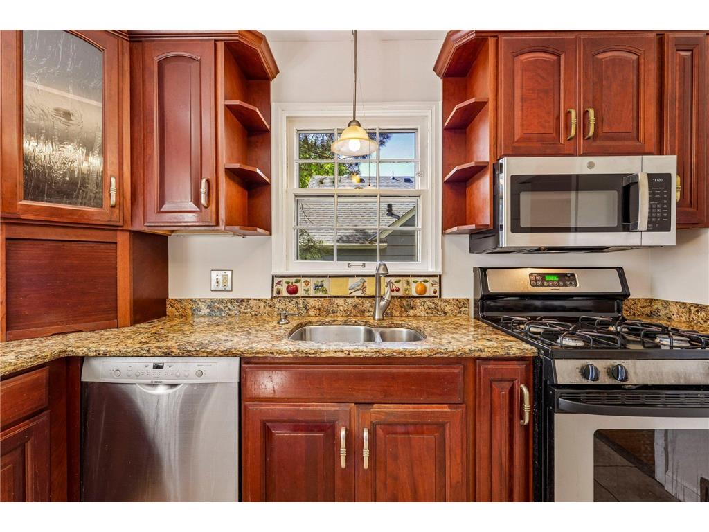 5529 Queen Avenue S Minneapolis MN 55410 6818397 image10