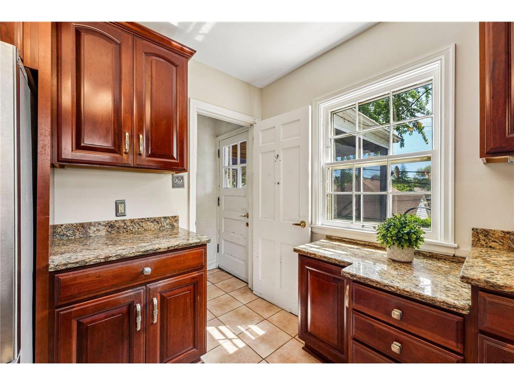 5529 Queen Avenue S Minneapolis MN 55410 6818397 image13