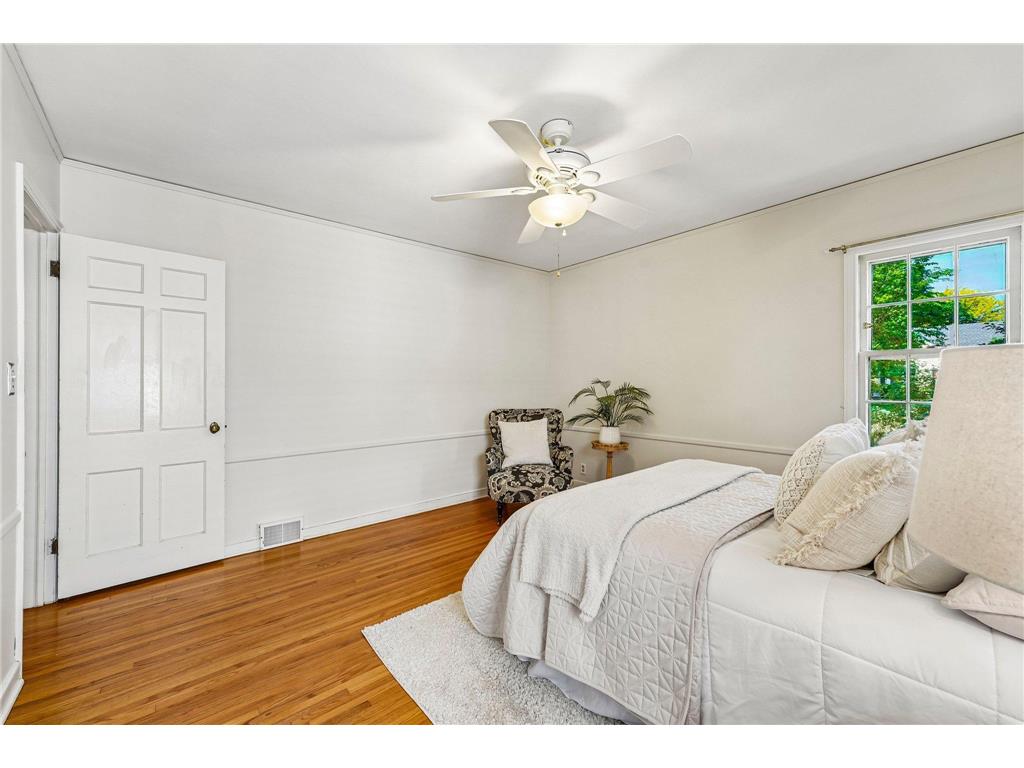 5529 Queen Avenue S Minneapolis MN 55410 6818397 image18