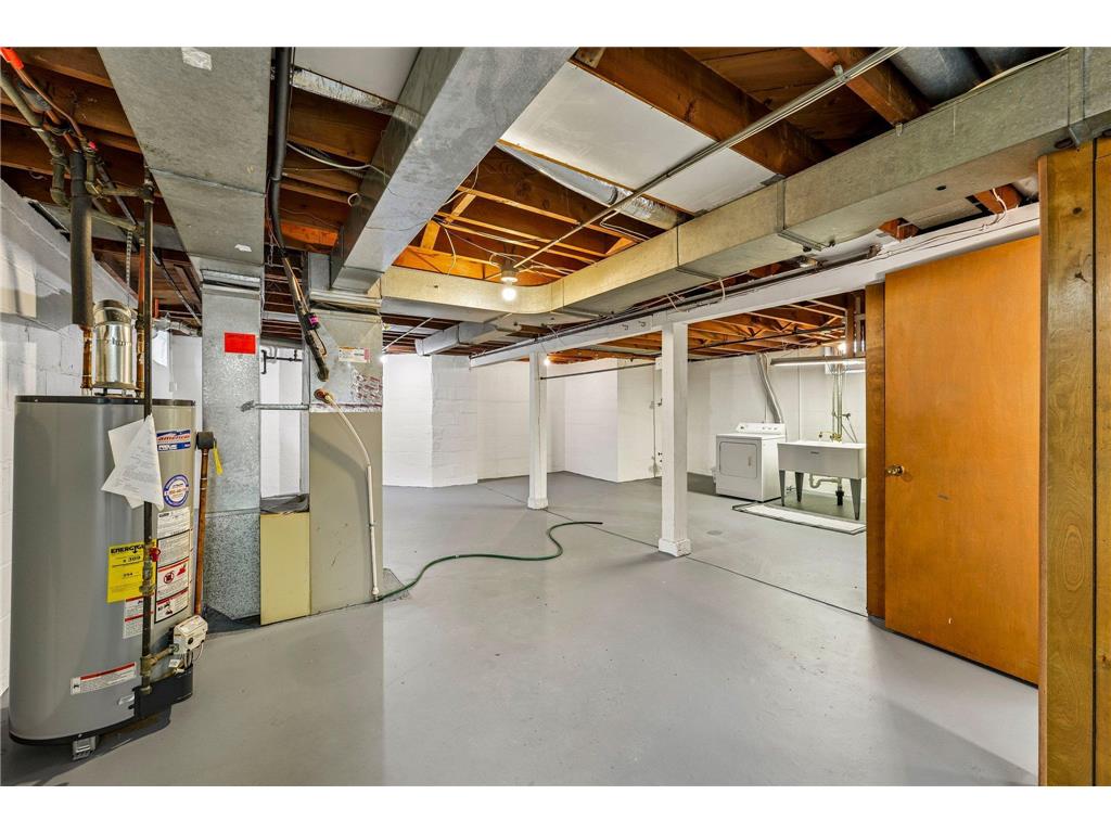 5529 Queen Avenue S Minneapolis MN 55410 6818397 image32