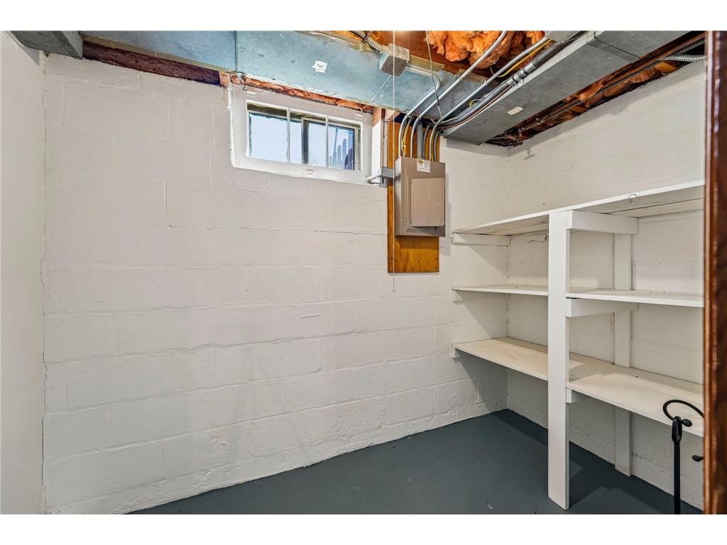 5529 Queen Avenue S Minneapolis MN 55410 6818397 image35
