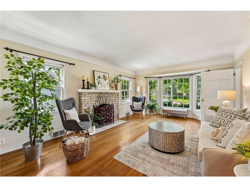 5529 Queen Avenue S Minneapolis MN 55410 6818397 image4