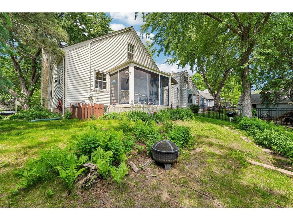 5529 Queen Avenue S Minneapolis MN 55410 6818397 image42