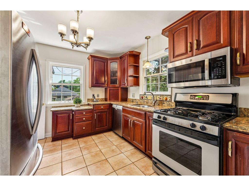 5529 Queen Avenue S Minneapolis MN 55410 6818397 image9