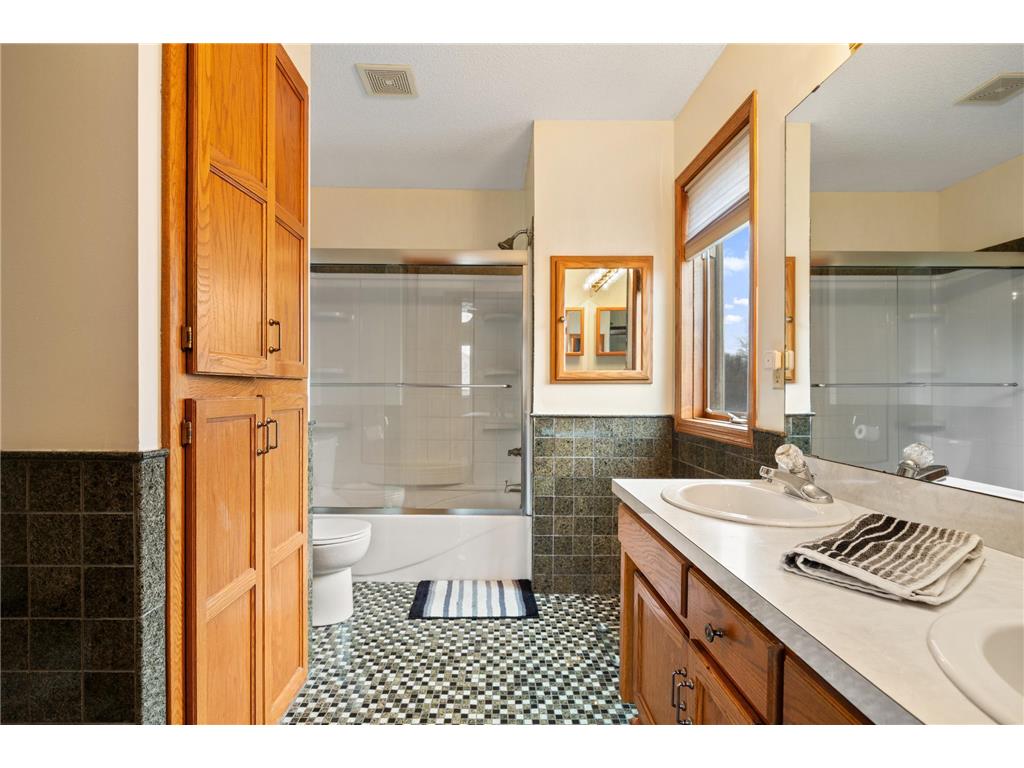 553 Hawthorn Road Lino Lakes MN 55014 7037954 image26