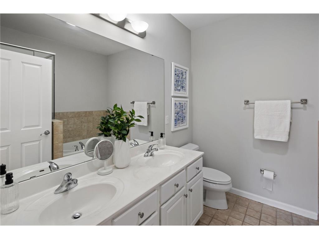 553 S 10th Street Minneapolis MN 55404 7063933 image19
