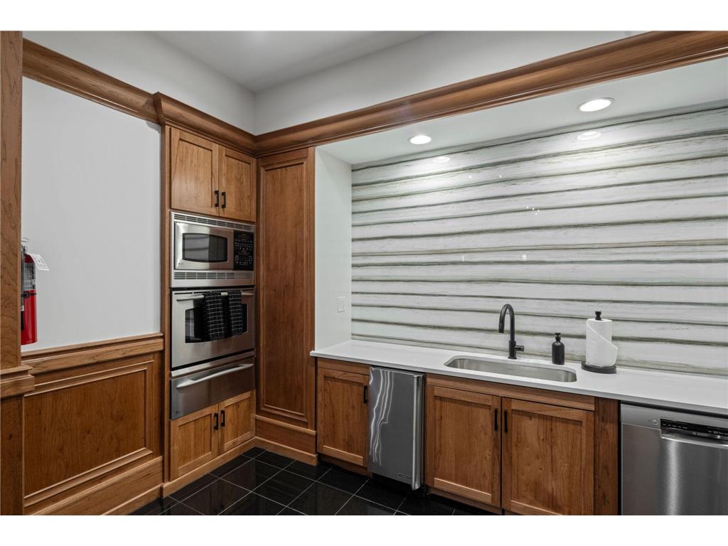 553 S 10th Street Minneapolis MN 55404 7063933 image59