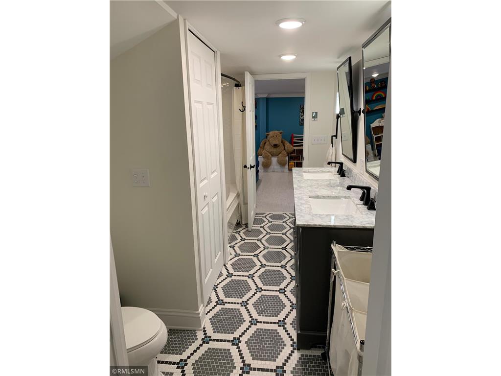 5534 Washburn Avenue S Minneapolis MN 55410 6795705 image24