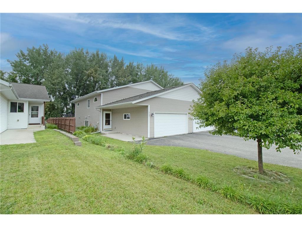 554 Hilltop Drive NE Hutchinson MN 55350 6594370 image1