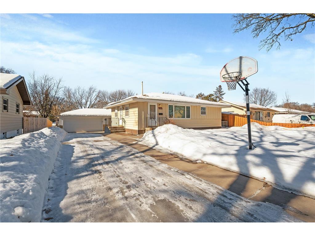 5541 Unity Avenue N Crystal MN 55429 6327768 image1