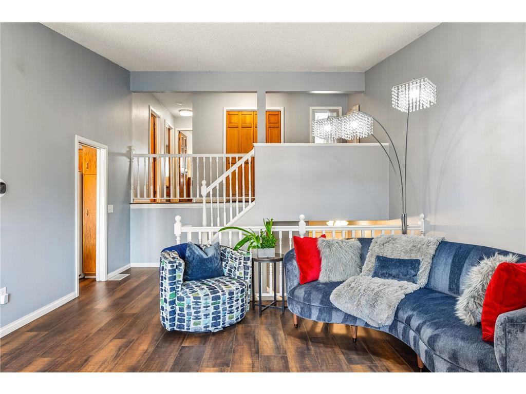 5542 Rowland Road Minnetonka MN 55343 7068667 image1