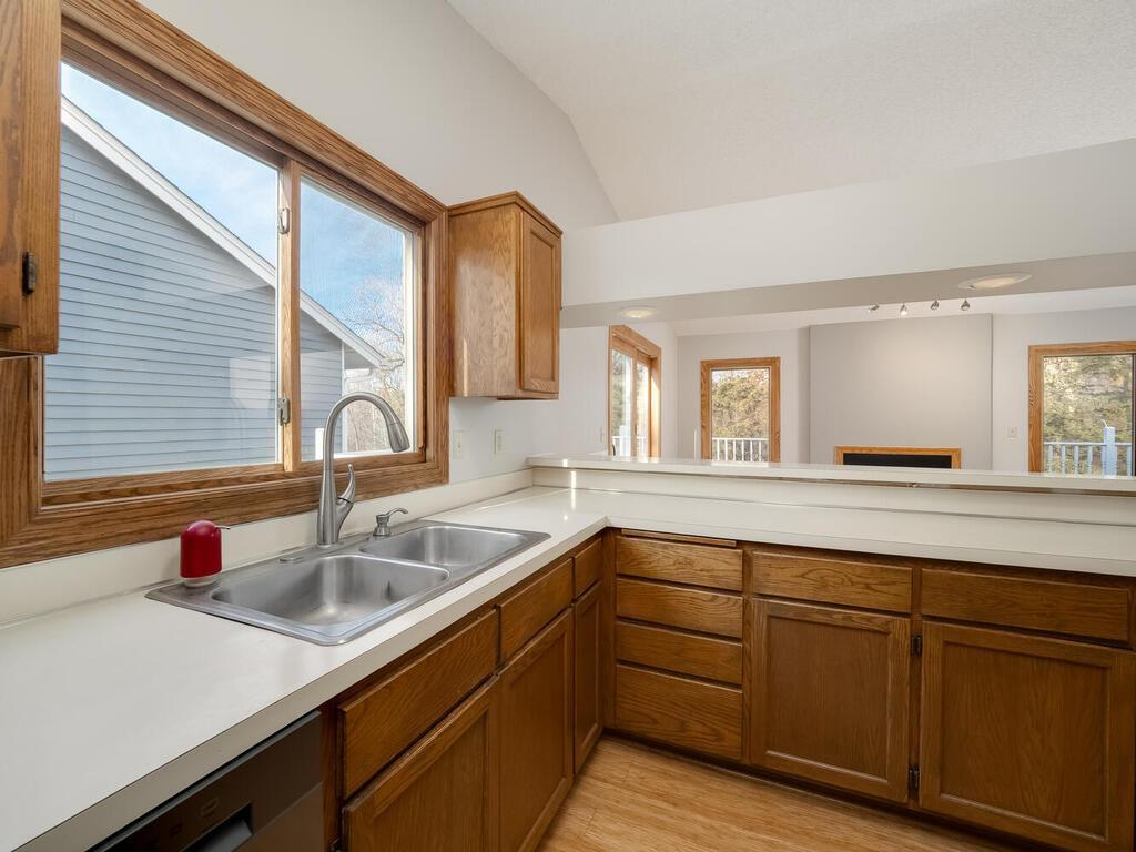 5545 Knoll Drive Shoreview MN 55126 7036177 image22