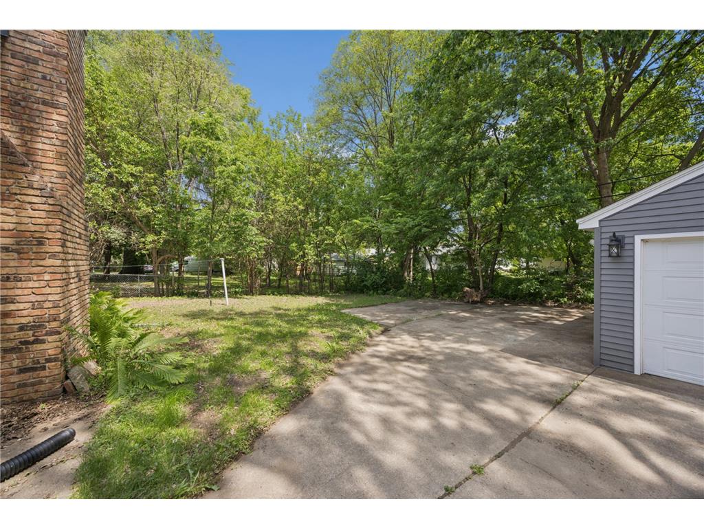 5546 Emerson Avenue N Brooklyn Center MN 55430 7079472 image24