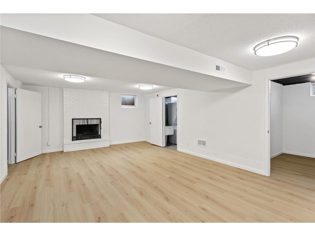 5547 Regis Trail NE Fridley MN 55432 7017450 image17