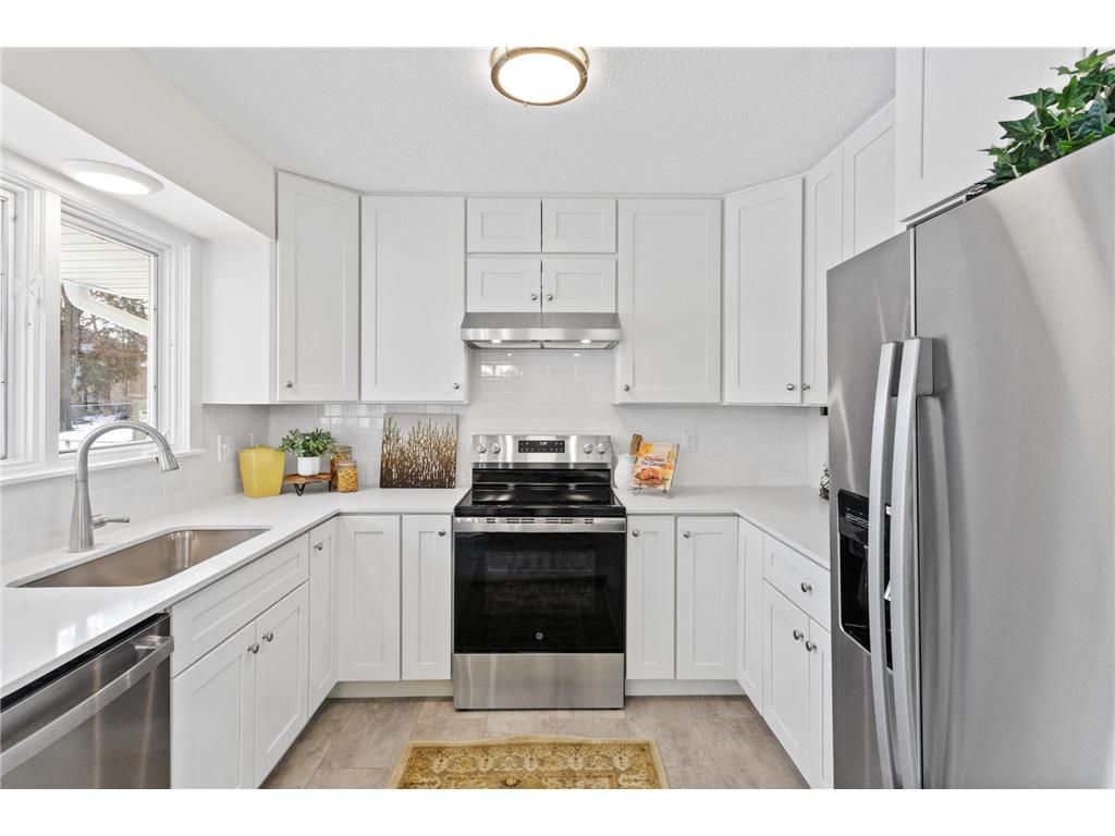 5547 Regis Trail NE Fridley MN 55432 7017450 image7