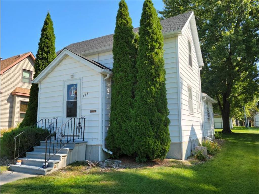 555 1st Avenue SW Wells MN 56097 6262789 image1