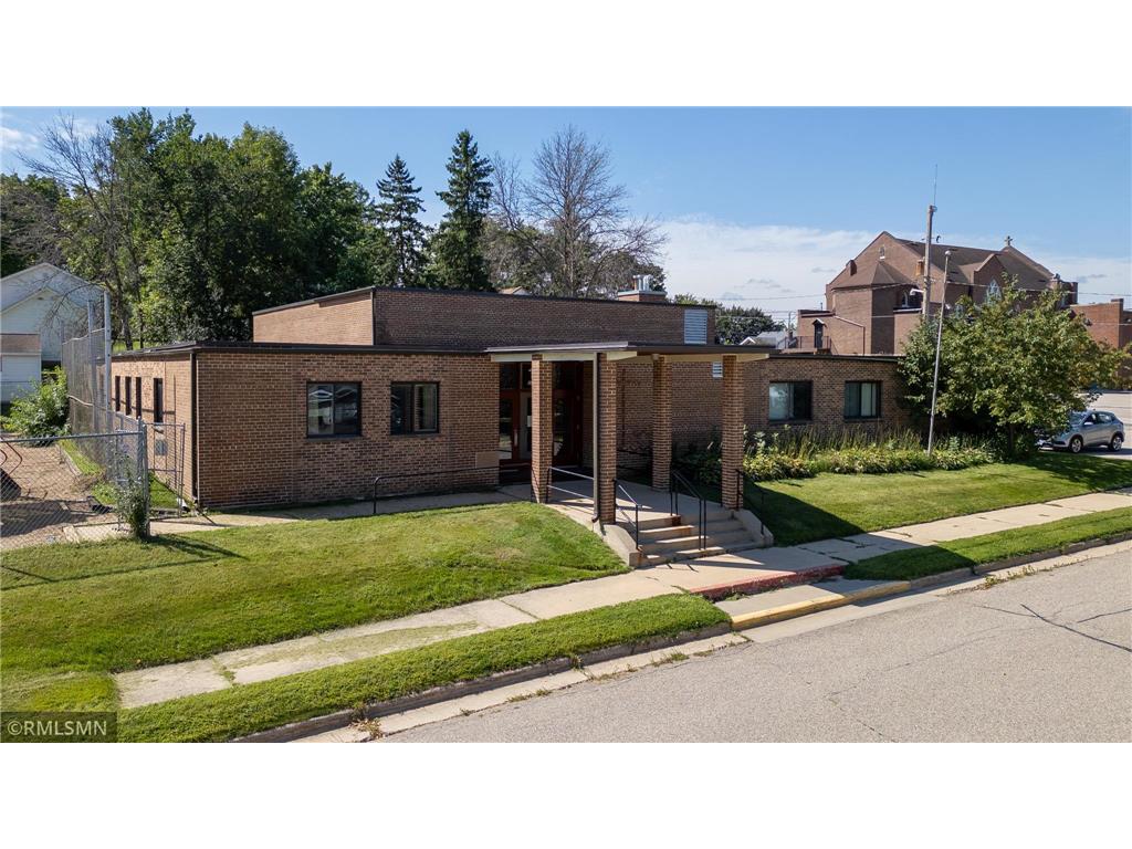 555 East Avenue Zumbrota MN 55992 6686289 image1