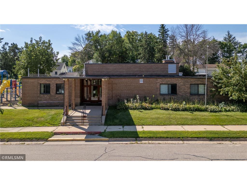 555 East Avenue Zumbrota MN 55992 6686289 image32